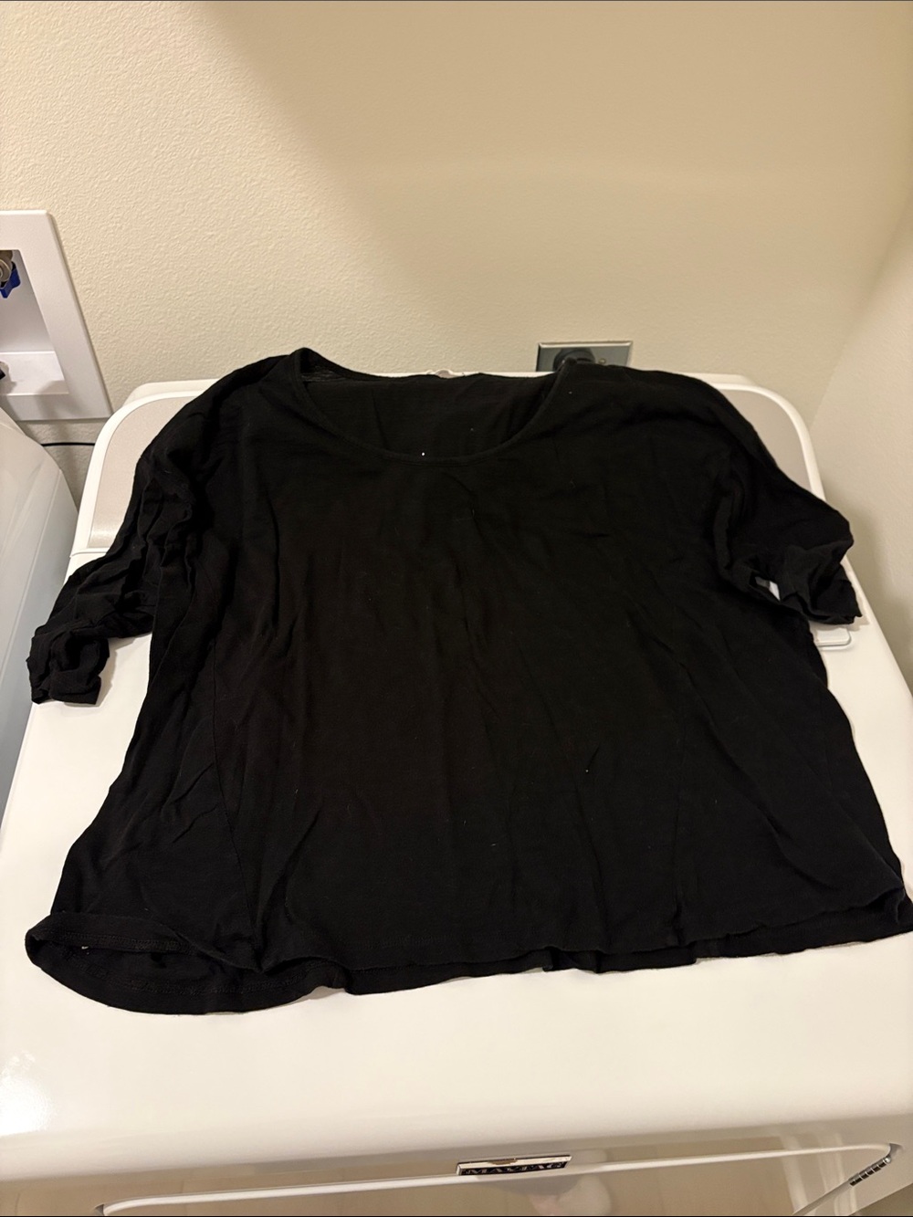 BCBGeneration Black 1/2 Sleeve Scoop Neck Tee